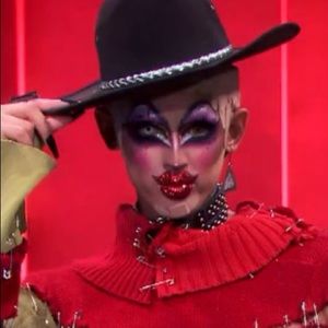 Meet your Posher, Chloe